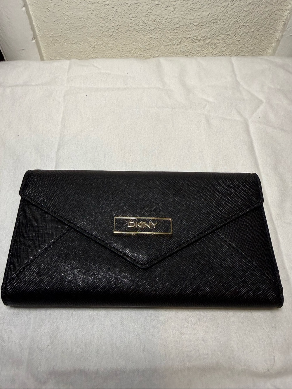 DKNY Black Saffiano Envelope Wallet Clutch Organizer Snap Closure